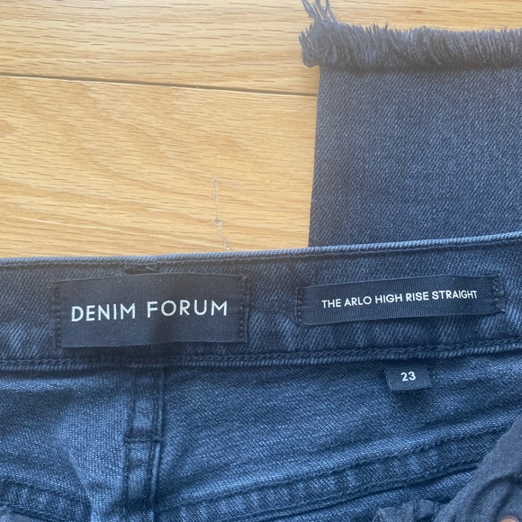 Aritzia Arlo high rise (size 23), straight leg jeans. - Picture 4 of 6